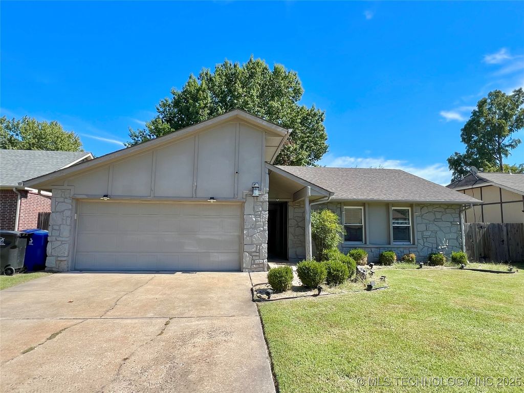 1715 N Butternut Court, Broken Arrow, OK 74012