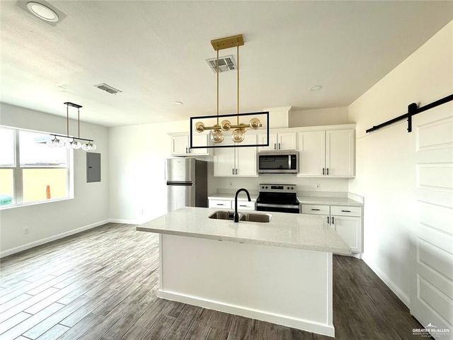 5401 N Crown Point, Pharr, TX 78577