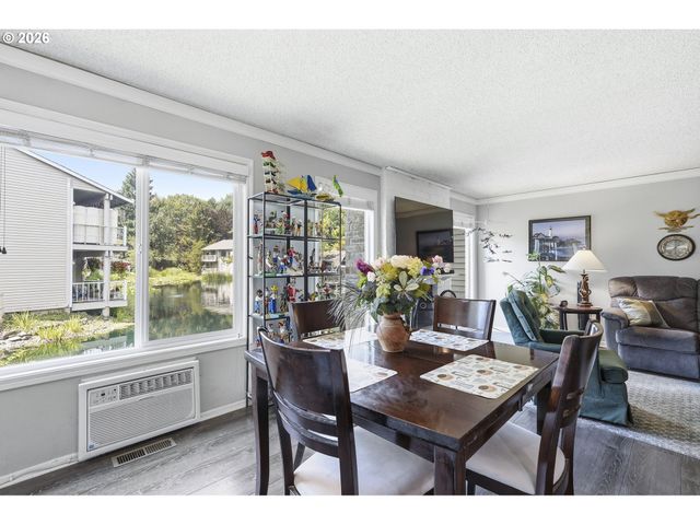 31955 Sw CHARBONNEAU Dr, Wilsonville, OR 97070