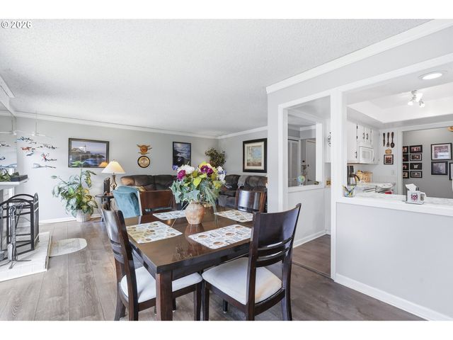 31955 Sw CHARBONNEAU Dr, Wilsonville, OR 97070