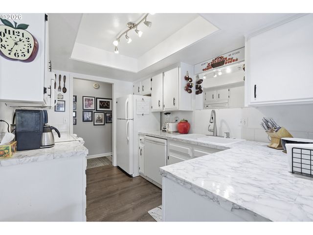 31955 Sw CHARBONNEAU Dr, Wilsonville, OR 97070