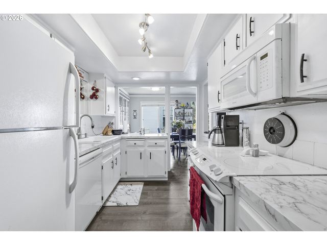31955 Sw CHARBONNEAU Dr, Wilsonville, OR 97070