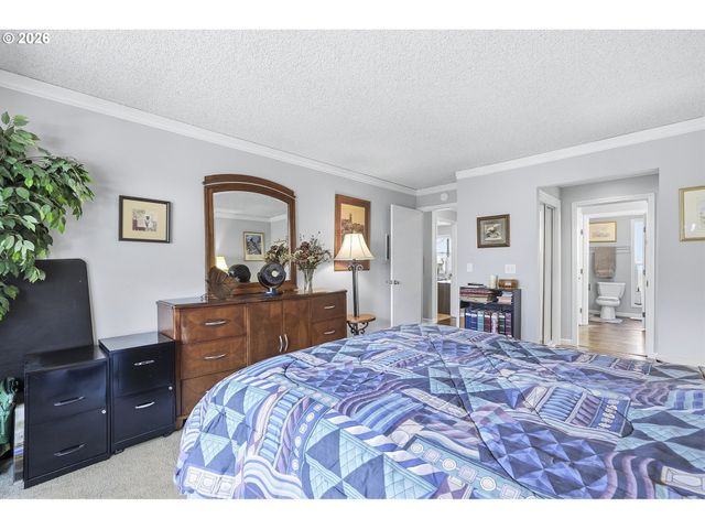 31955 Sw CHARBONNEAU Dr, Wilsonville, OR 97070