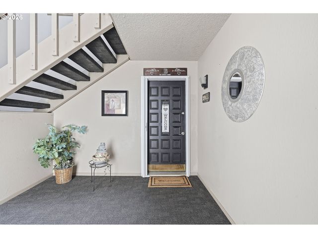 31955 Sw CHARBONNEAU Dr, Wilsonville, OR 97070