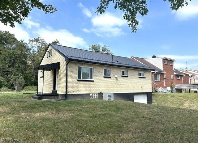 424 Lee Road, Follansbee, WV 26037