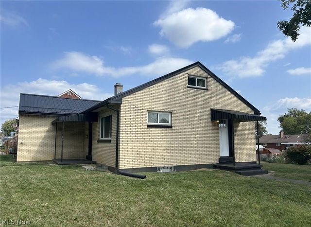 424 Lee Road, Follansbee, WV 26037