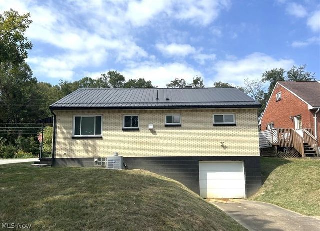 424 Lee Road, Follansbee, WV 26037