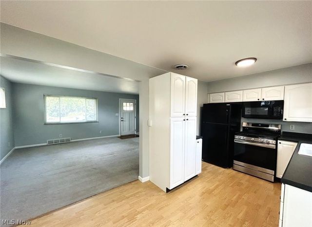 424 Lee Road, Follansbee, WV 26037