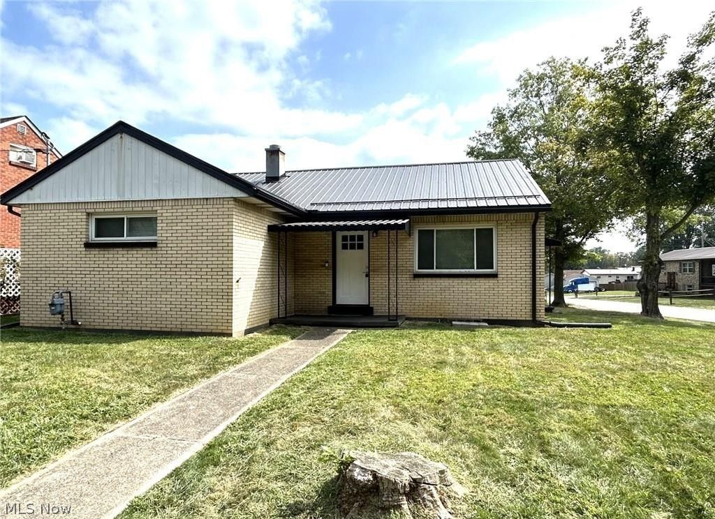 424 Lee Road, Follansbee, WV 26037