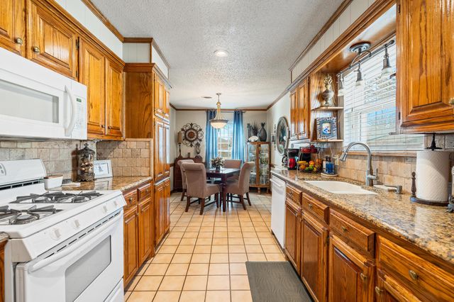 1025 Santa Fe Trail, Canyon, TX 79015