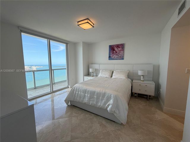 50 Biscayne Blvd 5402, Miami, FL 33132