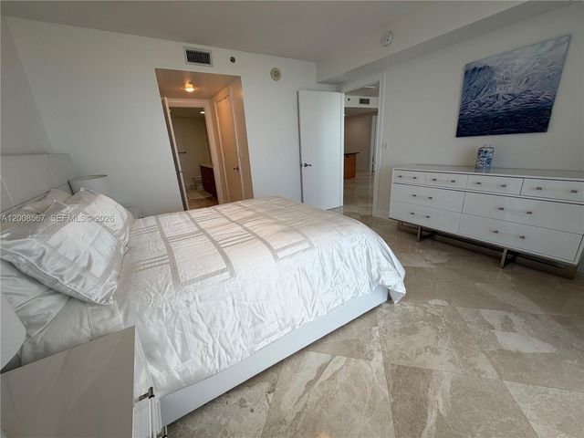 50 Biscayne Blvd 5402, Miami, FL 33132