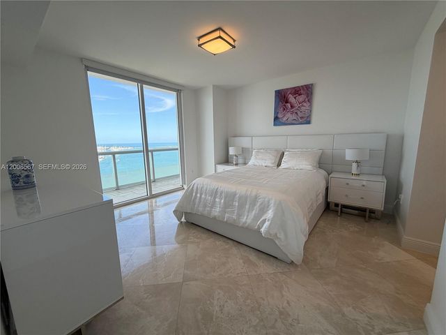 50 Biscayne Blvd 5402, Miami, FL 33132