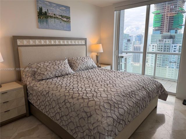 50 Biscayne Blvd 5402, Miami, FL 33132