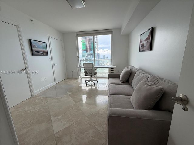 50 Biscayne Blvd 5402, Miami, FL 33132