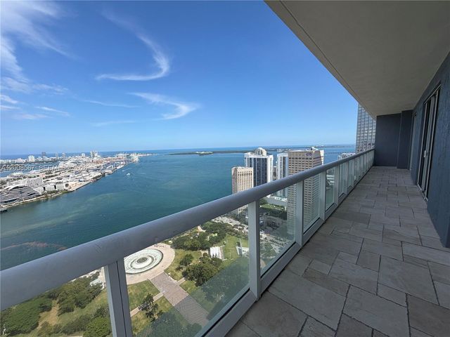 50 Biscayne Blvd 5402, Miami, FL 33132