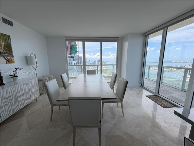50 Biscayne Blvd 5402, Miami, FL 33132