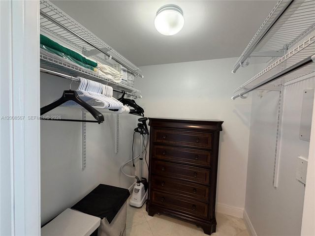 50 Biscayne Blvd 5402, Miami, FL 33132