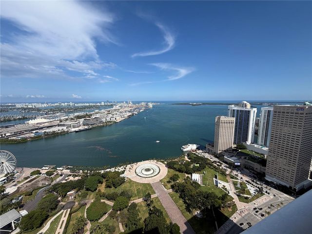 50 Biscayne Blvd 5402, Miami, FL 33132