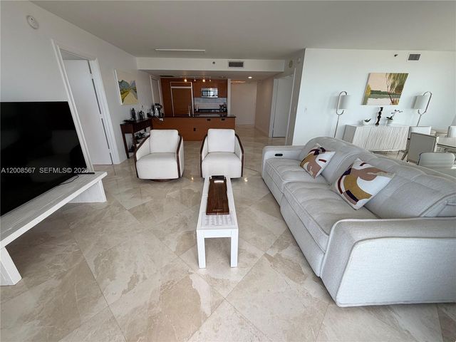 50 Biscayne Blvd 5402, Miami, FL 33132