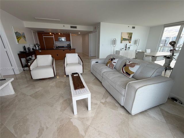 50 Biscayne Blvd 5402, Miami, FL 33132