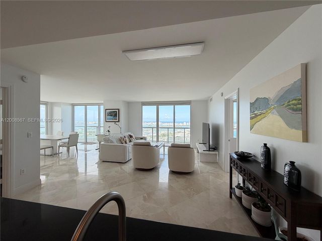 50 Biscayne Blvd 5402, Miami, FL 33132