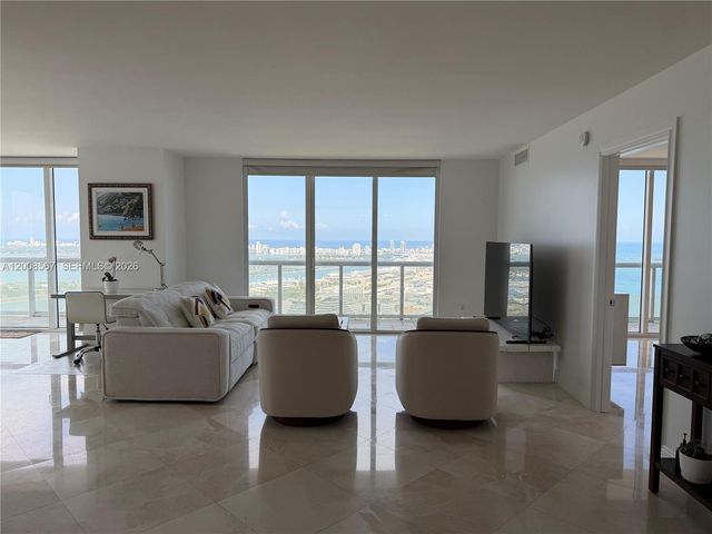 50 Biscayne Blvd 5402, Miami, FL 33132