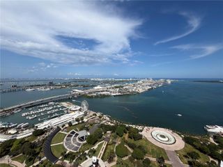 50 Biscayne Blvd 5402, Miami, FL 33132