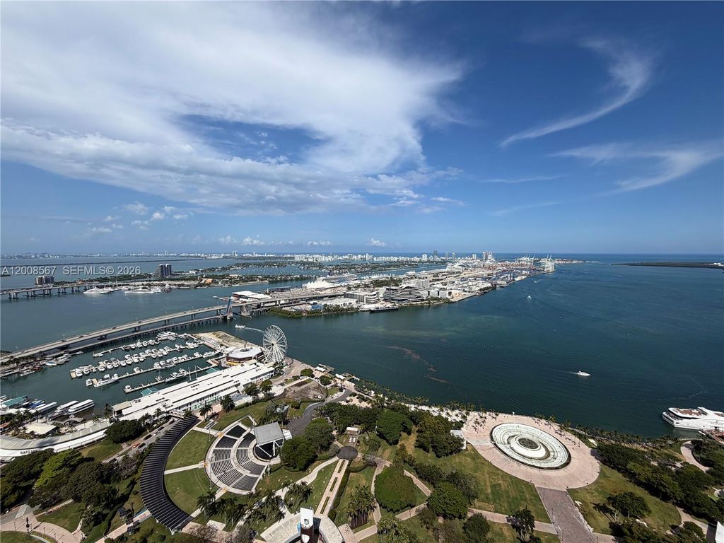 50 Biscayne Blvd 5402, Miami, FL 33132