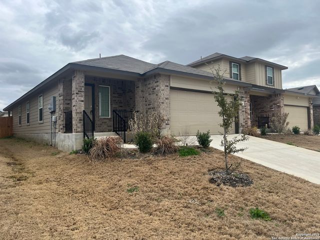 324 Middle Green Loop, Floresville, TX 78114