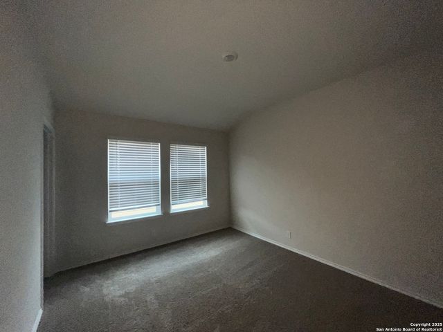 324 Middle Green Loop, Floresville, TX 78114