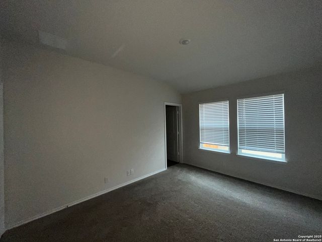 324 Middle Green Loop, Floresville, TX 78114