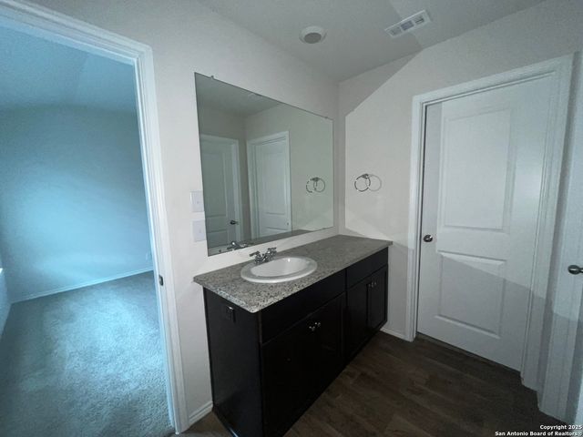 324 Middle Green Loop, Floresville, TX 78114
