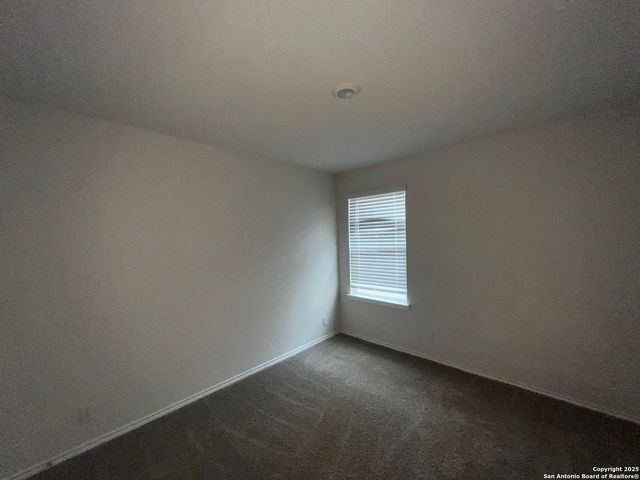 324 Middle Green Loop, Floresville, TX 78114