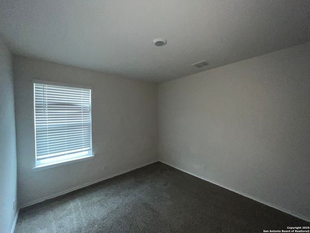 324 Middle Green Loop, Floresville, TX 78114