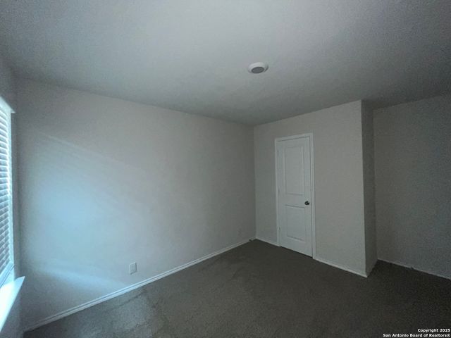 324 Middle Green Loop, Floresville, TX 78114