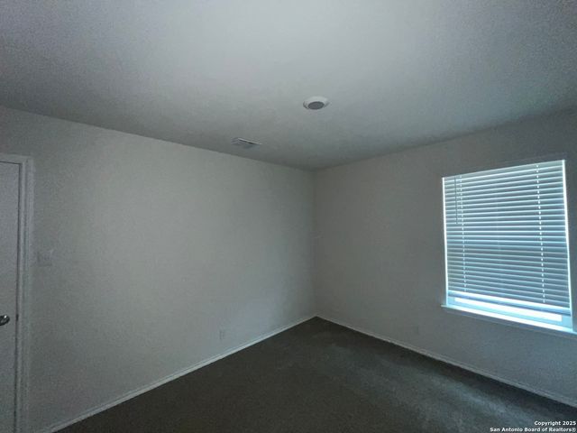 324 Middle Green Loop, Floresville, TX 78114