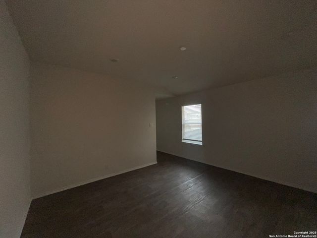 324 Middle Green Loop, Floresville, TX 78114