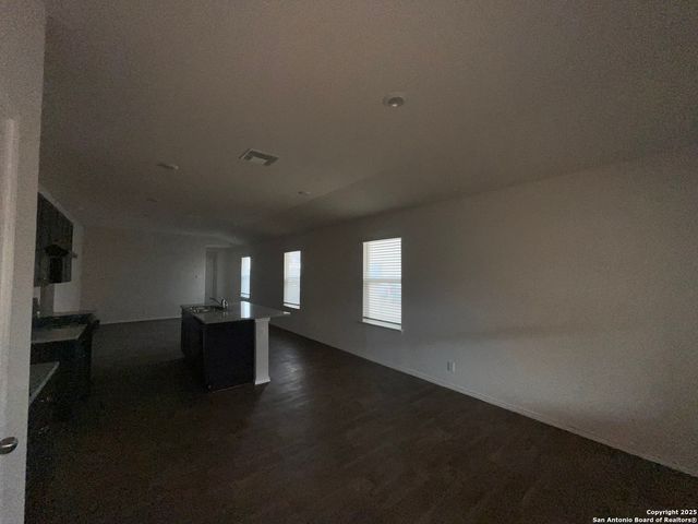 324 Middle Green Loop, Floresville, TX 78114