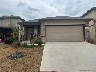 324 Middle Green Loop, Floresville, TX 78114
