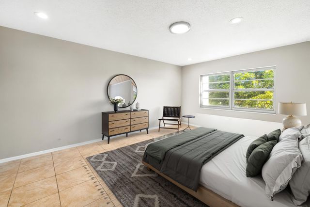 4500 Gefion Court 302, Lake Worth, FL 33467