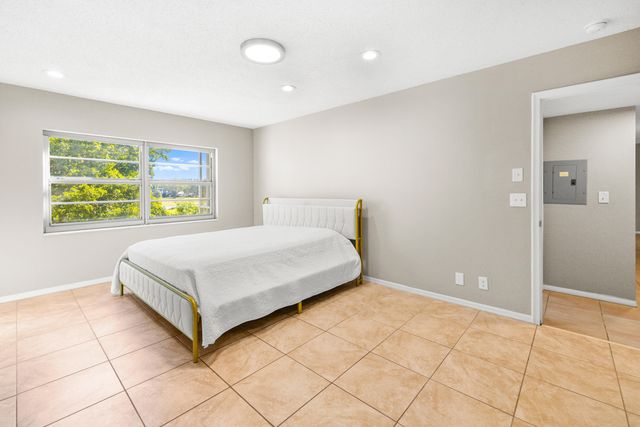 4500 Gefion Court 302, Lake Worth, FL 33467