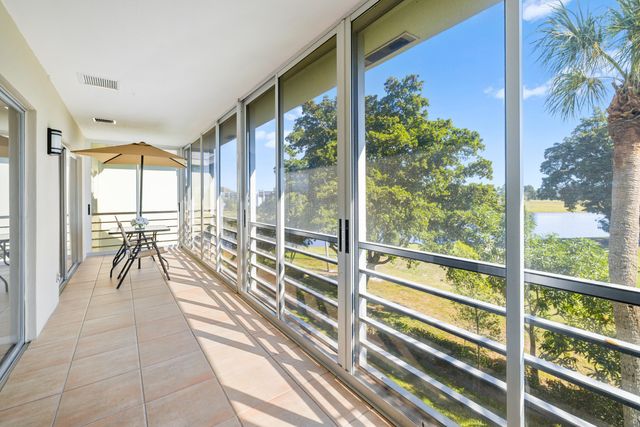 4500 Gefion Court 302, Lake Worth, FL 33467