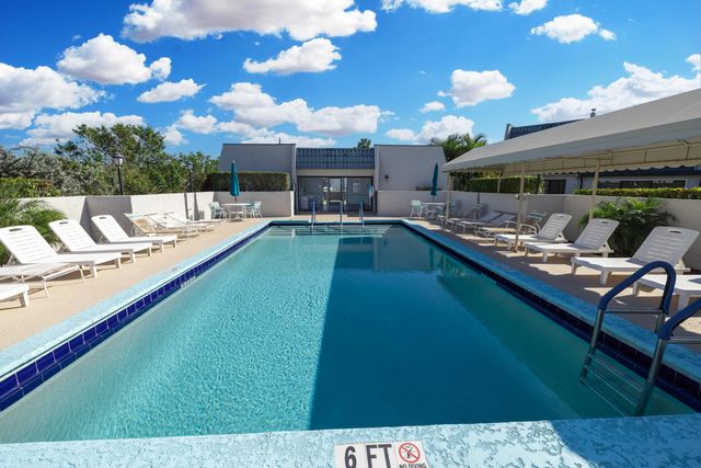 4500 Gefion Court 302, Lake Worth, FL 33467