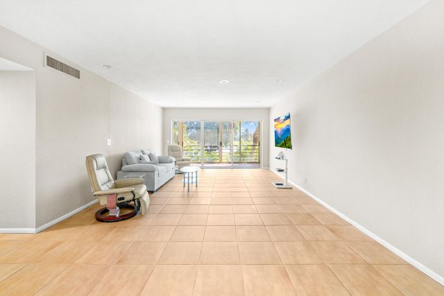 4500 Gefion Court 302, Lake Worth, FL 33467