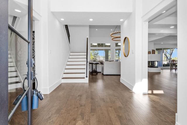 111 Edgewood Drive, Montgomery, TX 77356