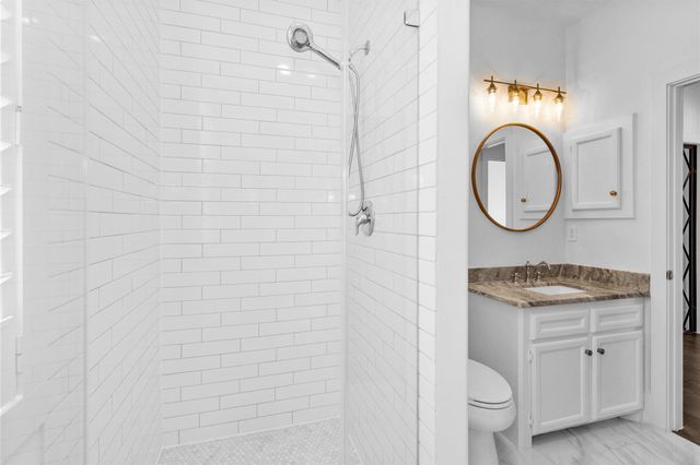 111 Edgewood Drive, Montgomery, TX 77356