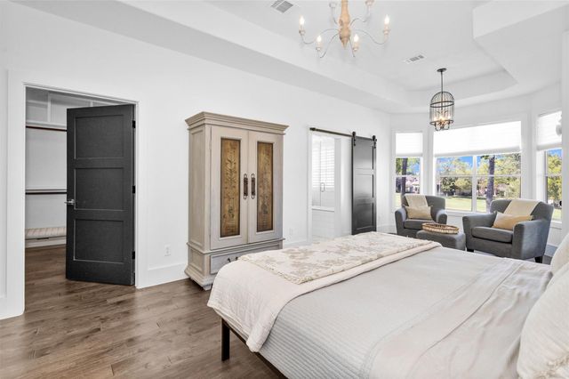 111 Edgewood Drive, Montgomery, TX 77356