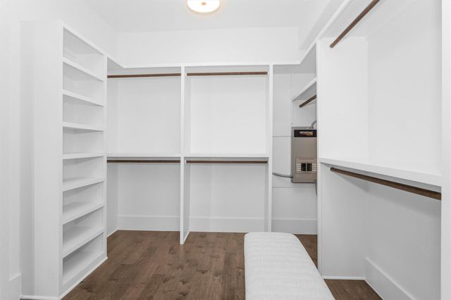 111 Edgewood Drive, Montgomery, TX 77356