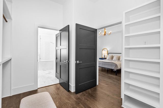 111 Edgewood Drive, Montgomery, TX 77356